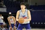 王健：步行者把23号签给了鹈鹕 小杨基本上不会去步行者了